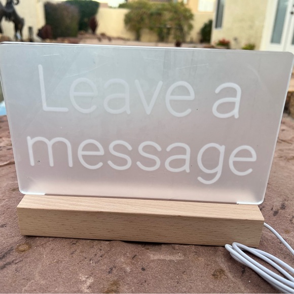 ‘Leave a message’ light up sign - Picture 1 of 3